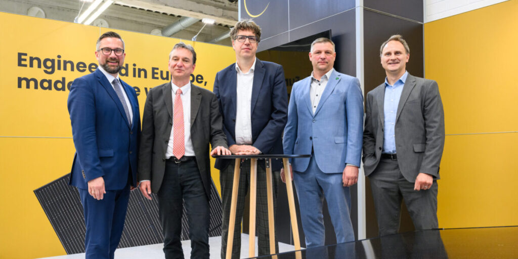 Eröffnung, Sunmaxx PVT, Produktion, Sachsen